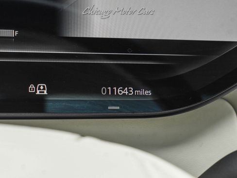 Used 2023 Land Rover Range Rover SE image 13