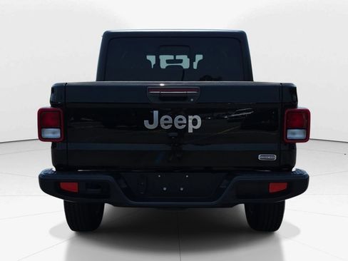 Used 2023 Jeep Gladiator Overland AWD/4WD image 7