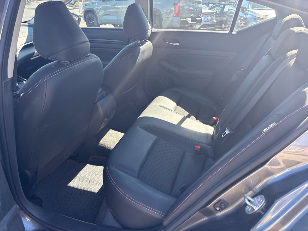 Used 2022 Nissan Altima 2.5 SR w/ Midnight Edition Package FWD image 11