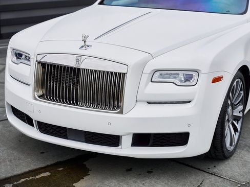 Used 2019 Rolls-Royce Ghost image 12