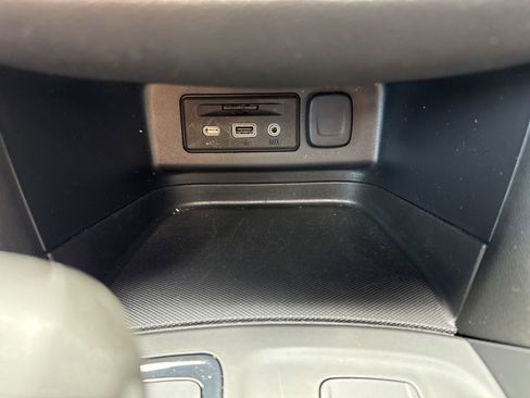 Used 2023 Chevrolet Equinox RS w/ RS Leather Package AWD/4WD image 28