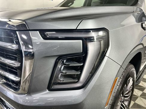 Used 2025 GMC Yukon Elevation w/ Elevation Premium Package AWD/4WD image 37