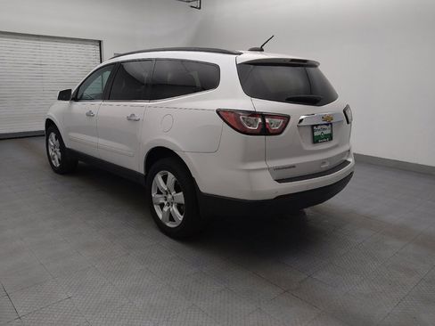 Used 2017 Chevrolet Traverse LT w/ Style and Technology Package FWD image 5
