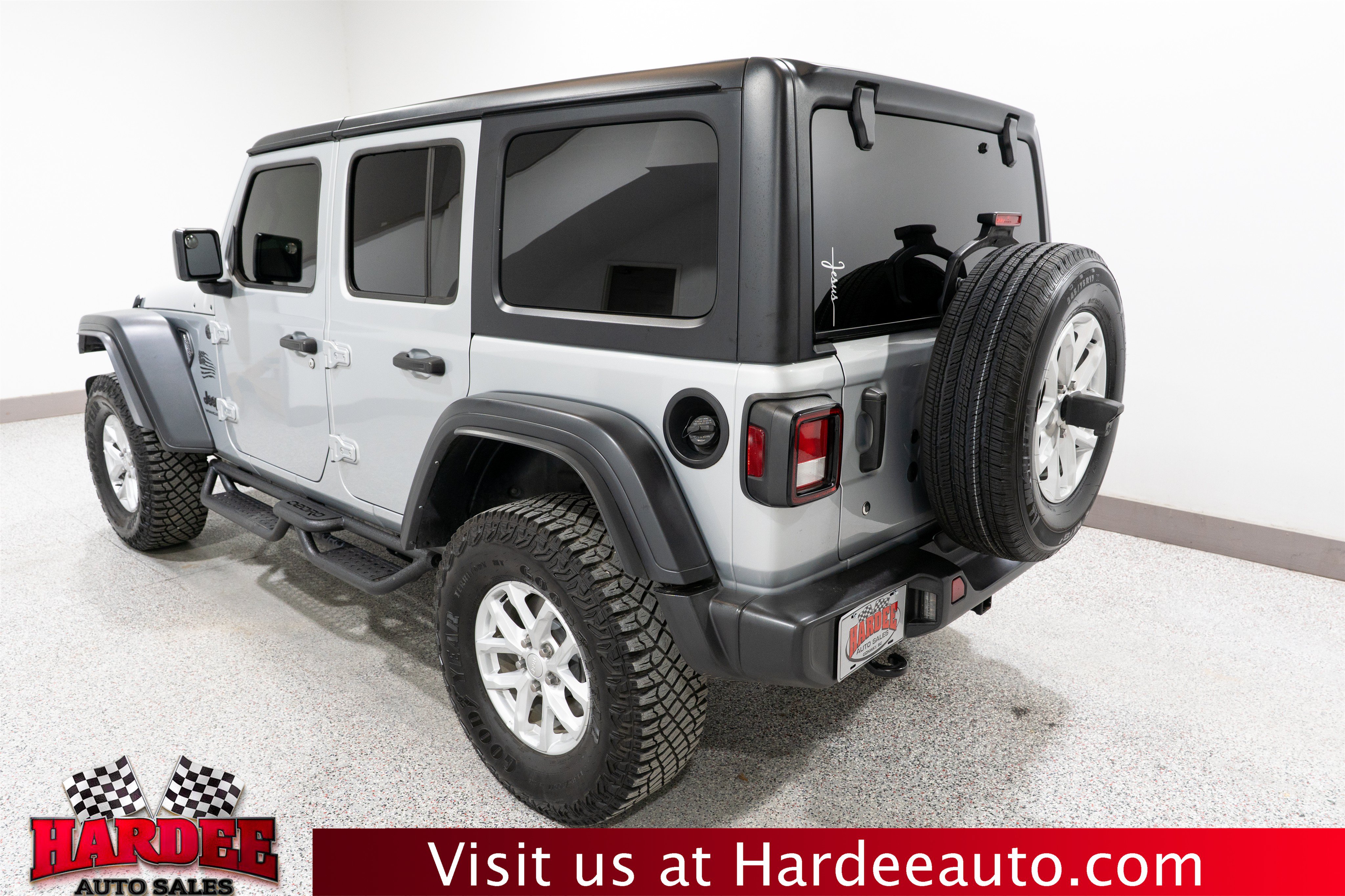 Used 2023 Jeep Wrangler Unlimited Sport w/ Xtreme 35 Tire Package AWD/4WD image 3