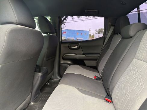 Used 2020 Toyota Tacoma TRD Sport AWD/4WD image 21