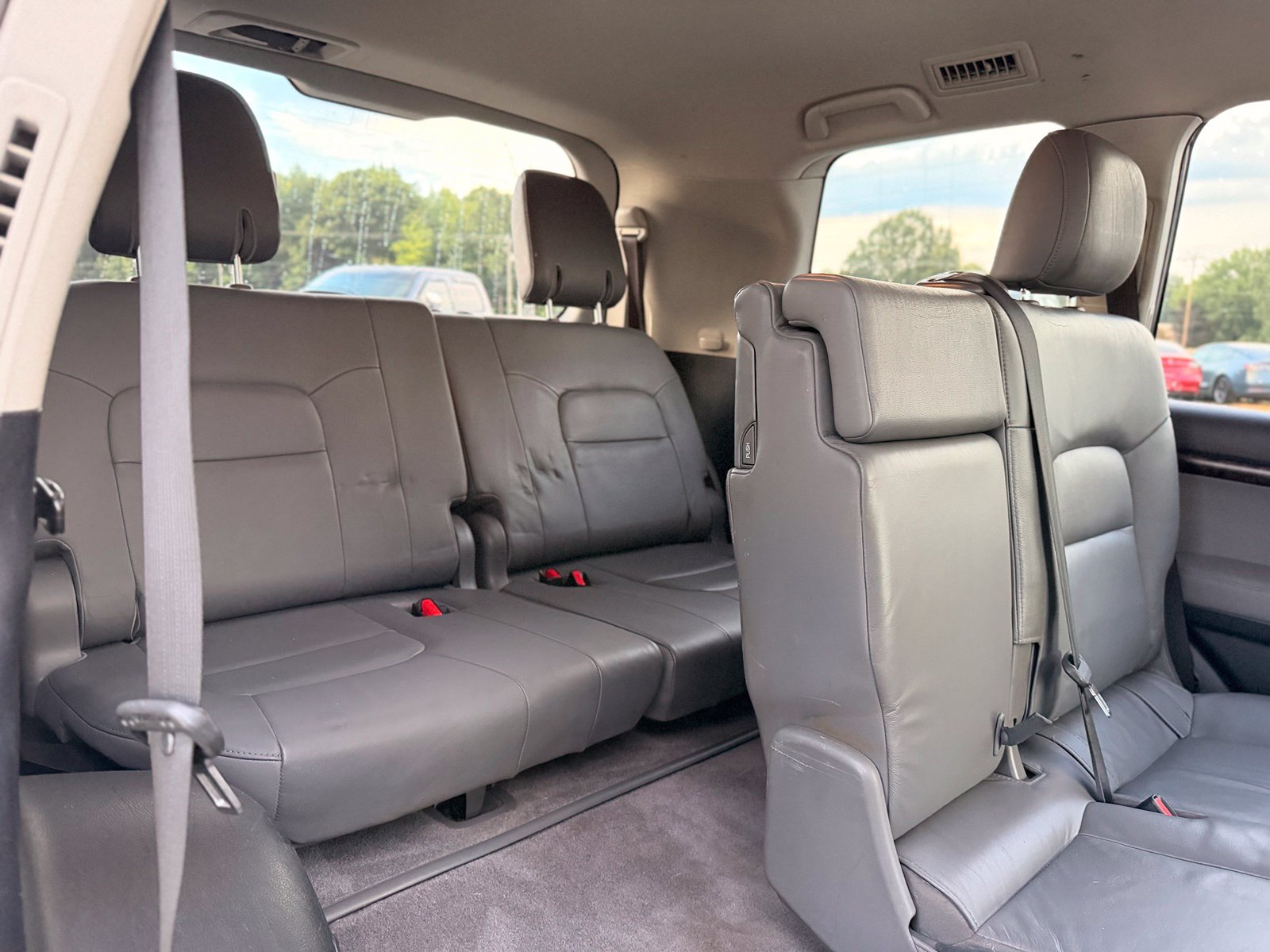 Used 2011 Toyota Land Cruiser w/ Upgrade Pkg AWD/4WD image 27