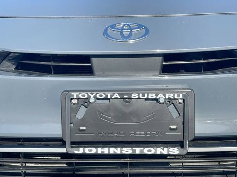 Used 2024 Toyota Prius Prime Premium FWD image 19
