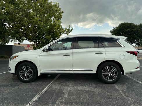 Used 2017 INFINITI QX60 FWD w/ Premium Plus Package image 8