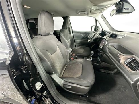 Used 2023 Jeep Renegade Latitude image 28