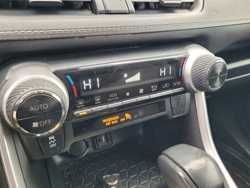 Used 2019 Toyota RAV4 XLE image 16