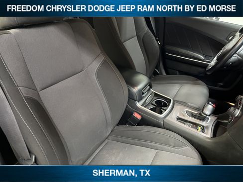 Used 2022 Dodge Charger SXT image 10