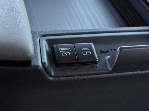 Used 2021 Toyota Sienna XLE w/ XLE Plus Package image 26