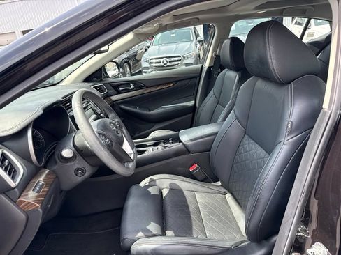 Used 2017 Nissan Maxima Platinum FWD image 6