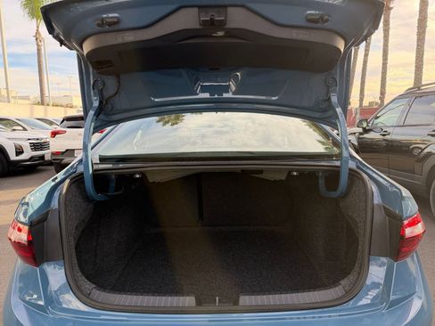 Used 2025 Volkswagen Jetta SE image 31