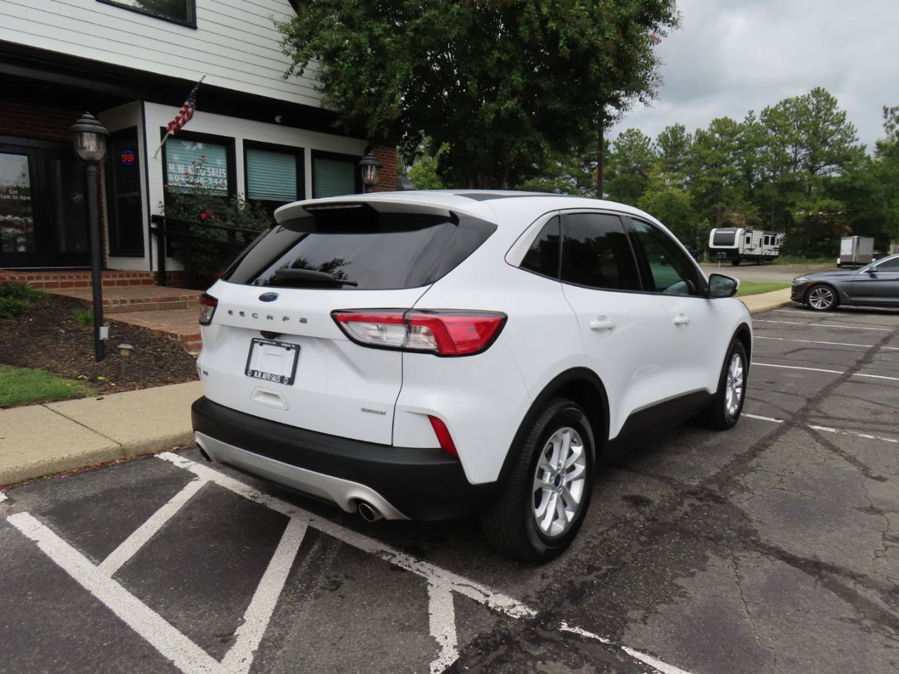 Used 2020 Ford Escape SE FWD image 8