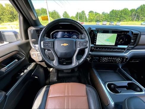 Used 2024 Chevrolet Silverado 2500 High Country w/ High Country Premium Package AWD/4WD image 9