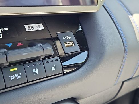 New 2026 Toyota Tundra Platinum AWD/4WD image 16