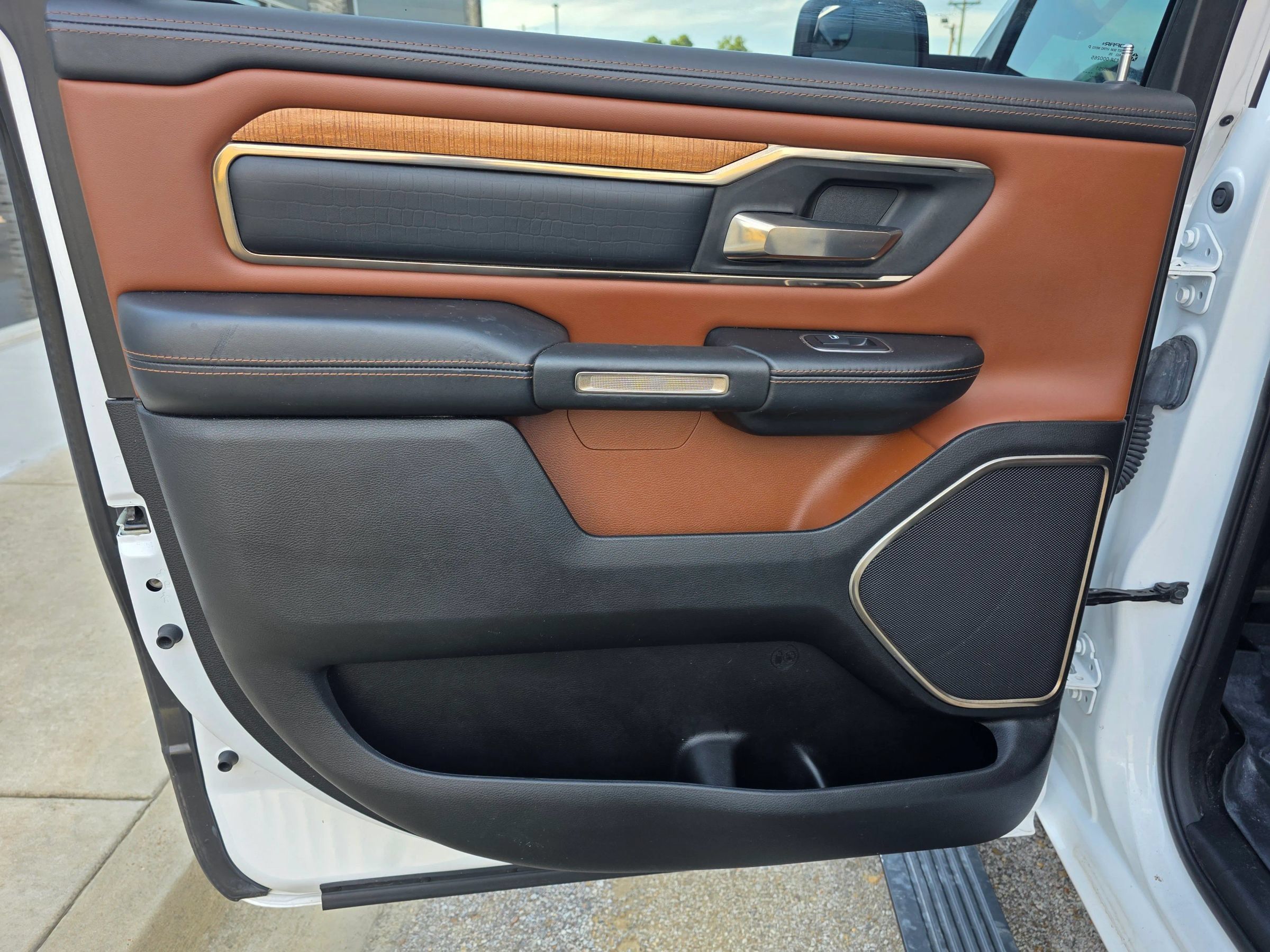 Used 2019 RAM 1500 Limited AWD/4WD image 10