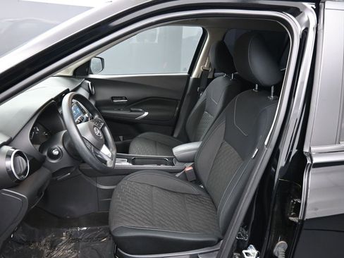 Used 2023 Nissan Kicks SV image 18