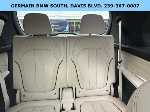 Used 2023 BMW X7 M60i image 18