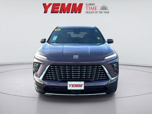 Used 2025 Buick Enclave Avenir w/ Trailering Package, 5000 lbs. image 3