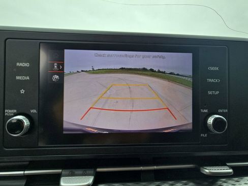 Used 2024 Kia Carnival LX FWD image 23