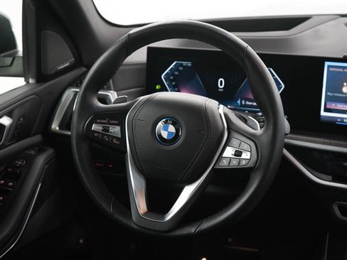 Used 2025 BMW X5 xDrive50e AWD/4WD image 13