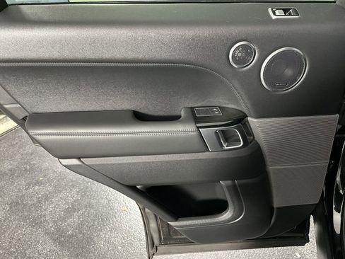 Used 2019 Land Rover Range Rover Sport HSE image 34