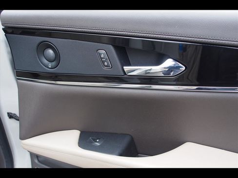 Used 2021 Lincoln Nautilus Reserve w/ Equipment Group 201A image 13