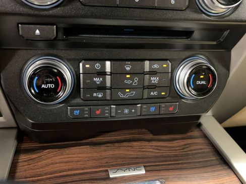 Used 2016 Ford F150 Lariat w/ Equipment Group 502A Luxury image 17