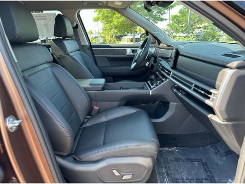 Used 2024 Hyundai Santa Fe Limited image 23