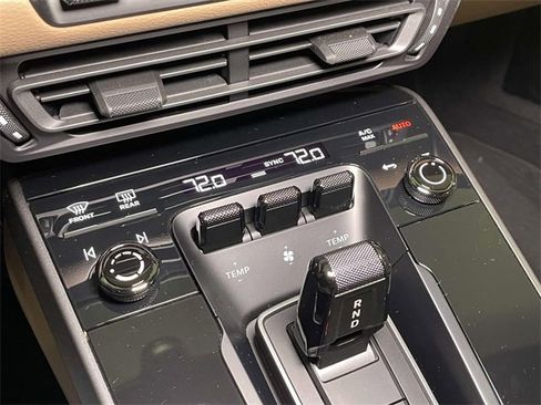 Used 2023 Porsche 911 Carrera image 30