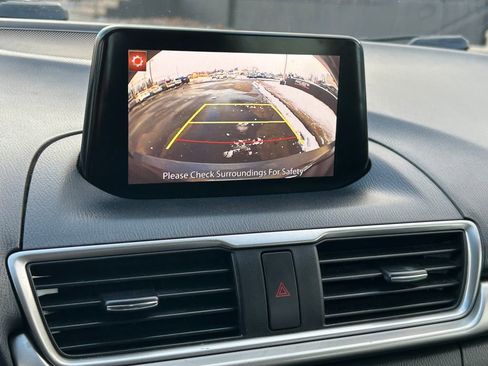 Used 2018 MAZDA MAZDA3 Sport image 30