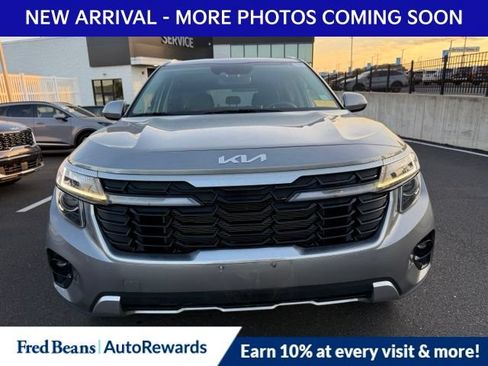 Used 2024 Kia Seltos S AWD/4WD image 2