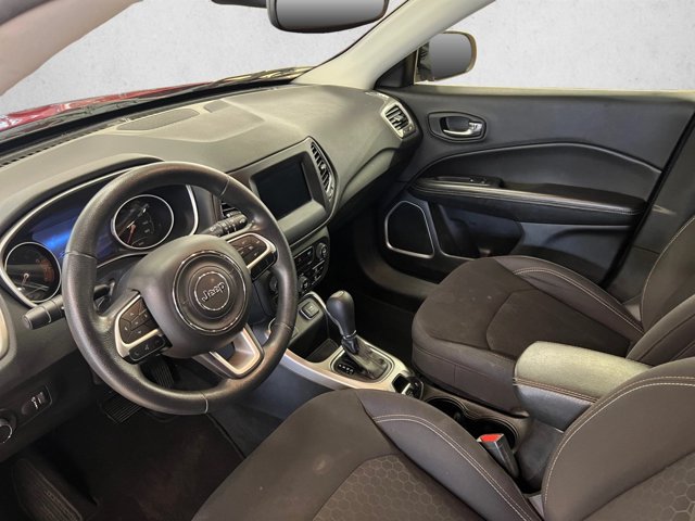 Used 2018 Jeep Compass Sport w/ Tech Group FWD image 10