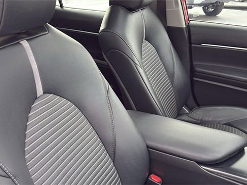 Used 2019 Toyota Camry SE image 31