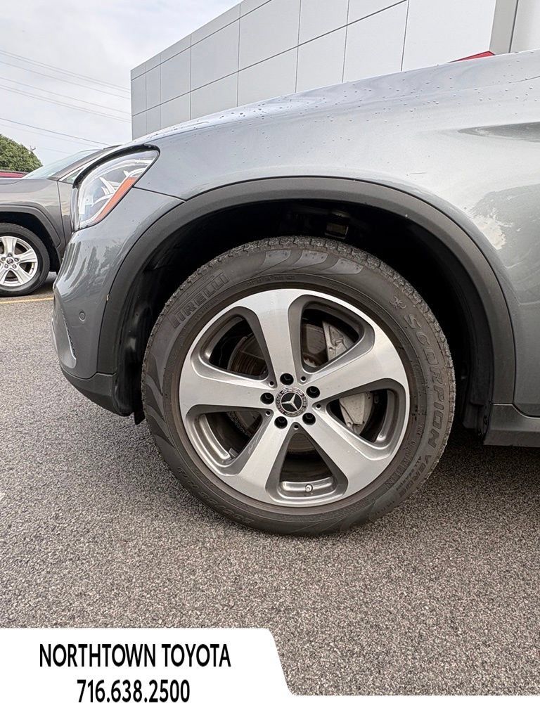 Used 2021 Mercedes-Benz GLC 300 4MATIC image 12