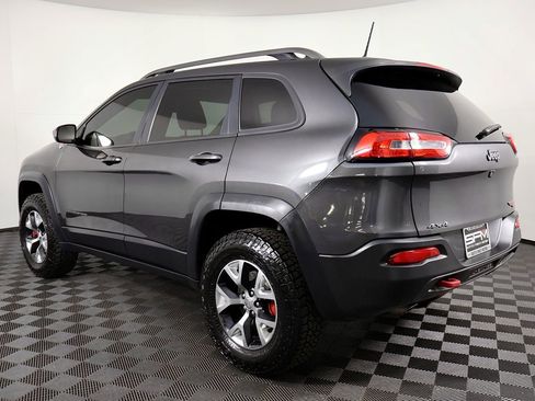 Used 2016 Jeep Cherokee Trailhawk w/ Comfort/Convenience Group AWD/4WD image 12