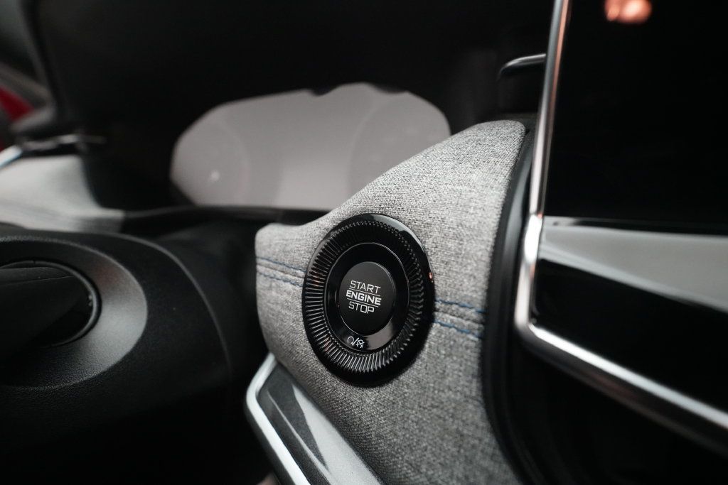 Used 2024 Jeep Compass Latitude AWD/4WD image 30