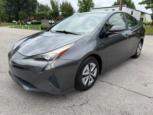 Used 2016 Toyota Prius Two FWD image 9