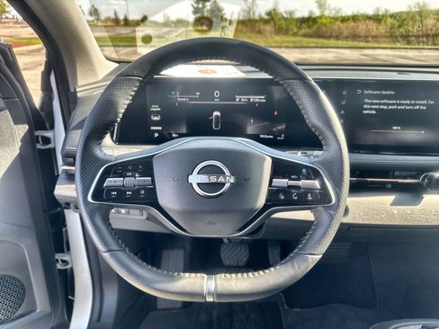 Used 2023 Nissan Ariya FWD image 19
