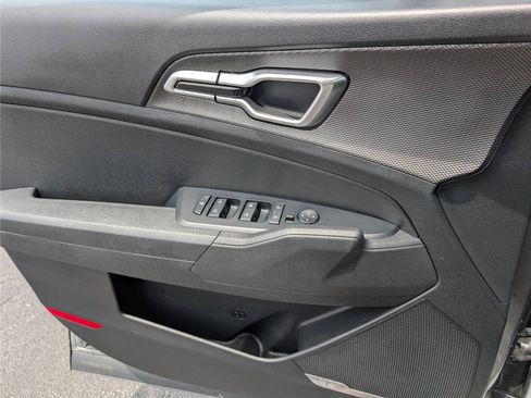 Used 2025 Kia Sportage LX FWD image 57