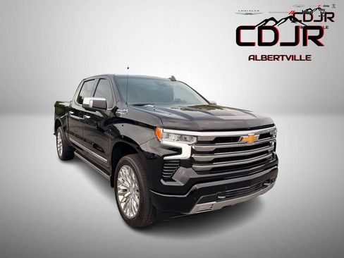 Used 2025 Chevrolet Silverado 1500 High Country w/ High Country Premium Package AWD/4WD image 1