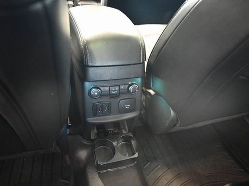 Used 2019 Ford Explorer Platinum image 30