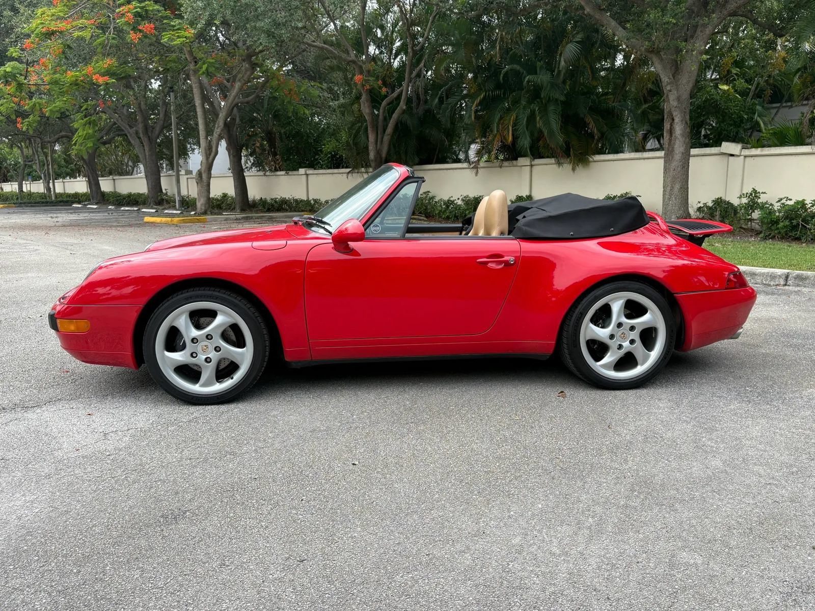 Used 1998 Porsche 911 Cabriolet image 26