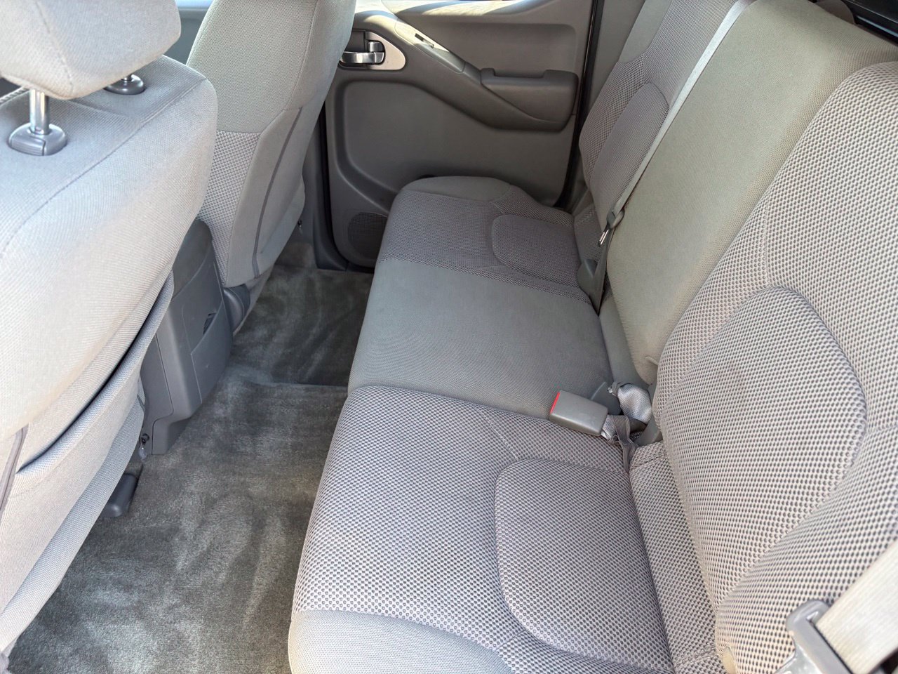 Used 2018 Nissan Frontier SV RWD image 18