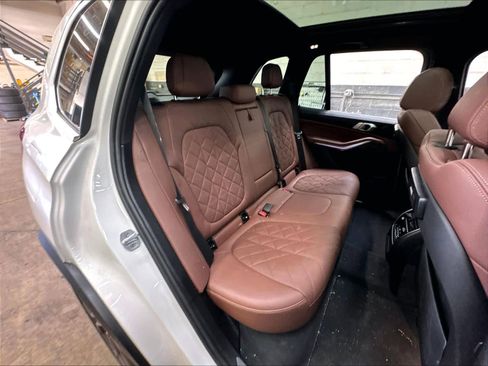 Used 2023 BMW X5 xDrive40i w/ Premium Package AWD/4WD image 29