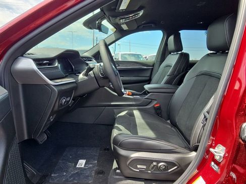 New 2026 Jeep Grand Cherokee L 4WD image 9