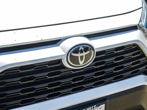 Used 2025 Toyota RAV4 XLE FWD image 10