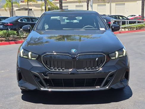 New 2027 BMW i5 eDrive40 w/ Executive Package RWD image 3